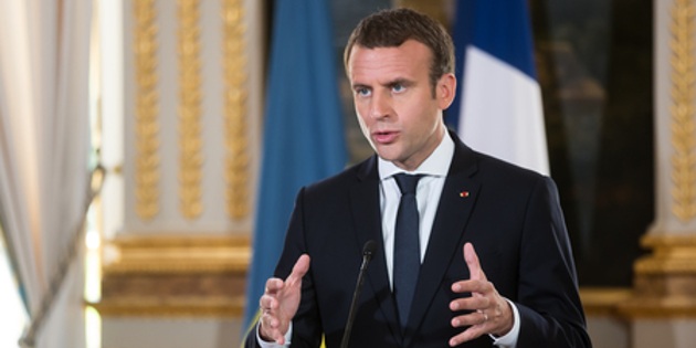 « J&rsquo;invite le candidat malentendant à s&rsquo;équiper à moindres frais », Emmanuel Macron se sert du 100% santé pour étriller Eric Zemmour