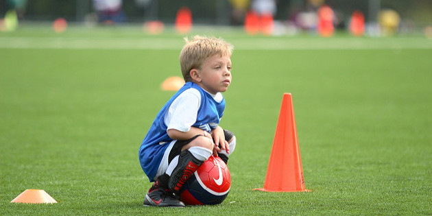 Phonak organise un camp de football pour les enfants malentendants